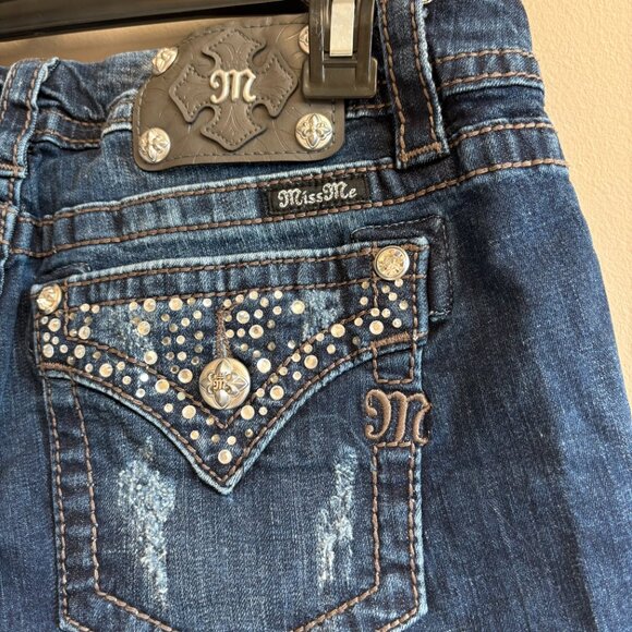Miss Me Jean Short - Picture 6 of 6